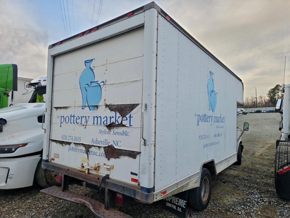 Chevrolet EXPRESS BOX TRUCK 2003 — Copart
