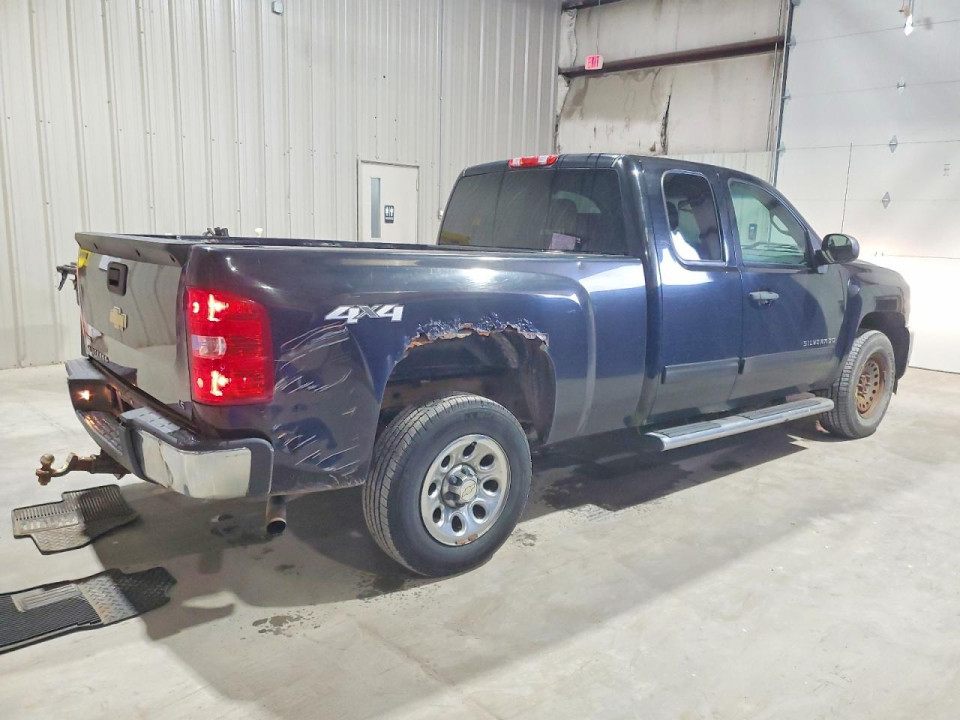Chevrolet SILVERADO K1500 LS 2011 — Copart