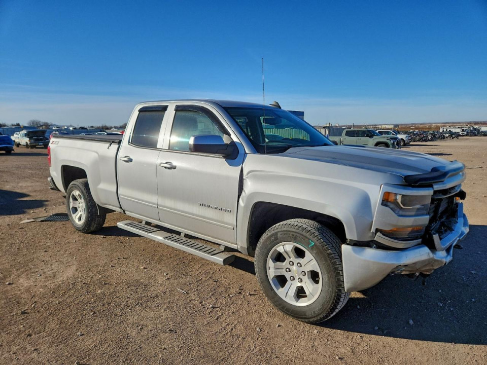Chevrolet SILVERADO K1500 LT 2018 — Copart