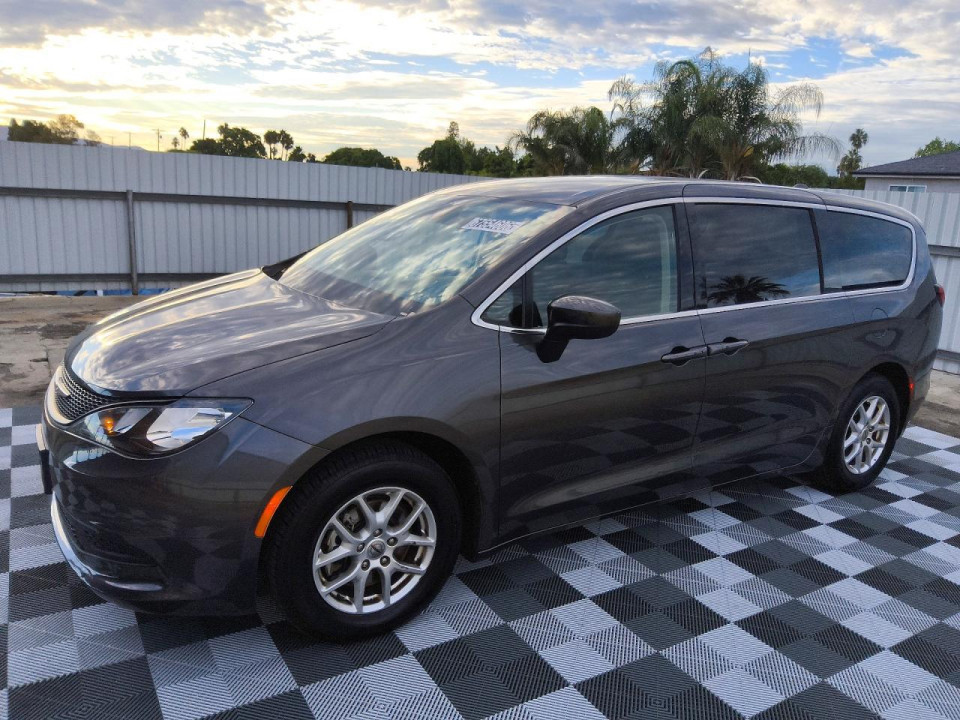 Chrysler MINIVAN 2023 — Copart