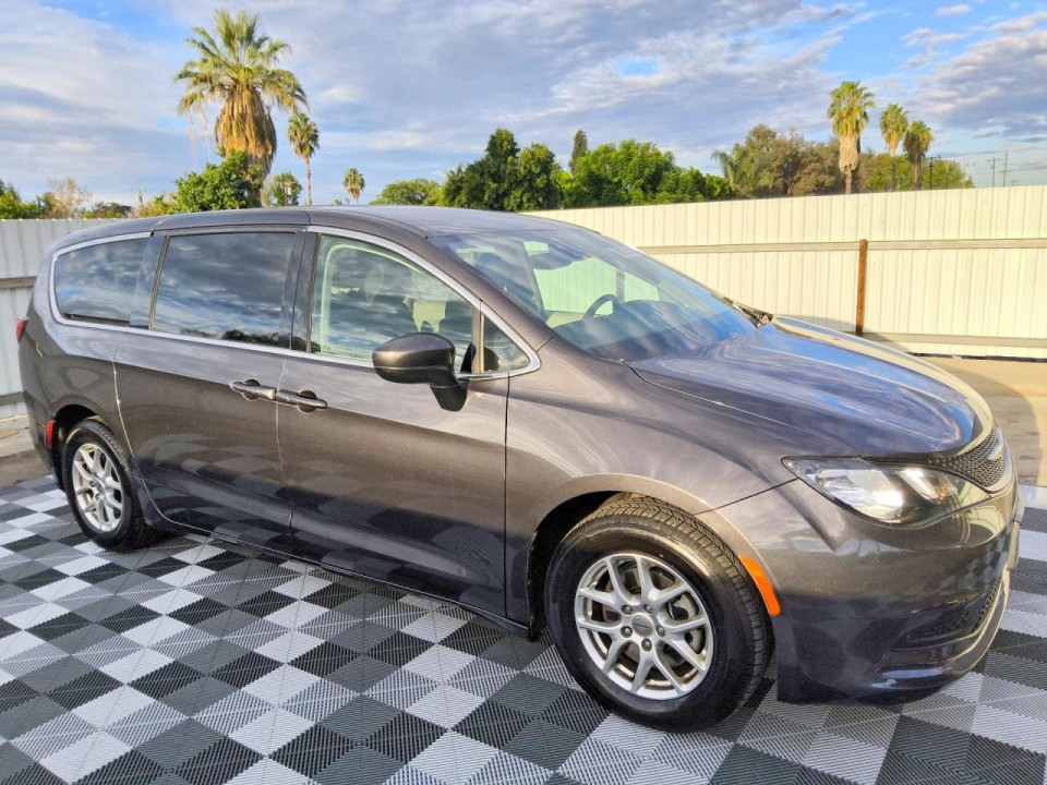 Chrysler MINIVAN 2023 — Copart