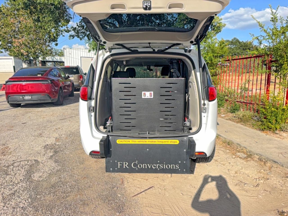 Chrysler MINIVAN 2022 — Copart