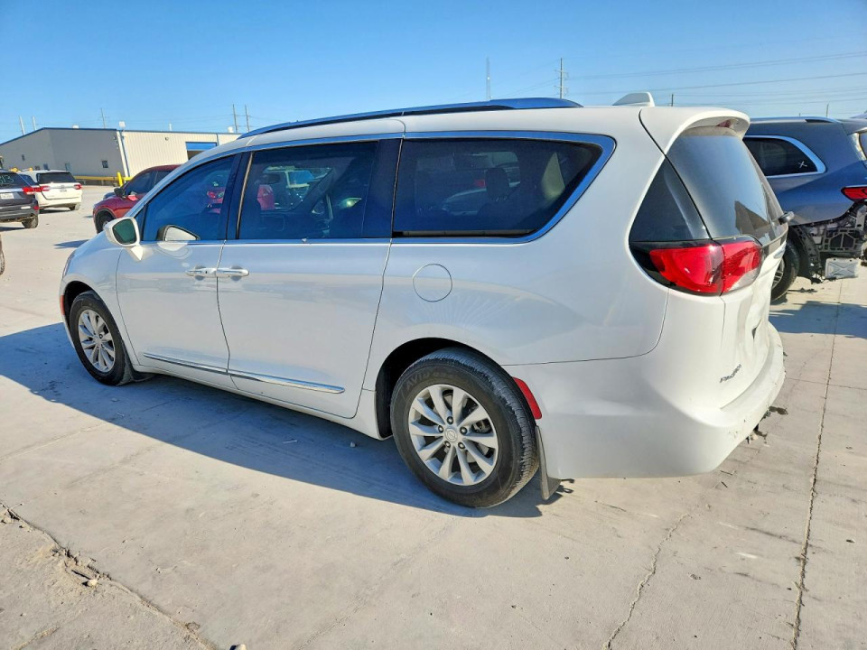 Chrysler PACIFICA TOURING L 2019 — Copart
