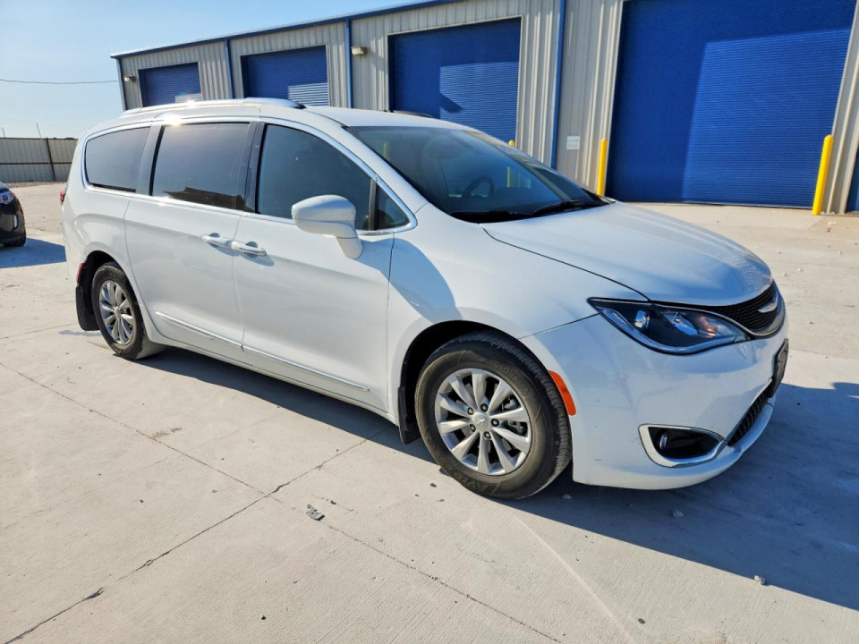 Chrysler PACIFICA TOURING L 2019 — Copart