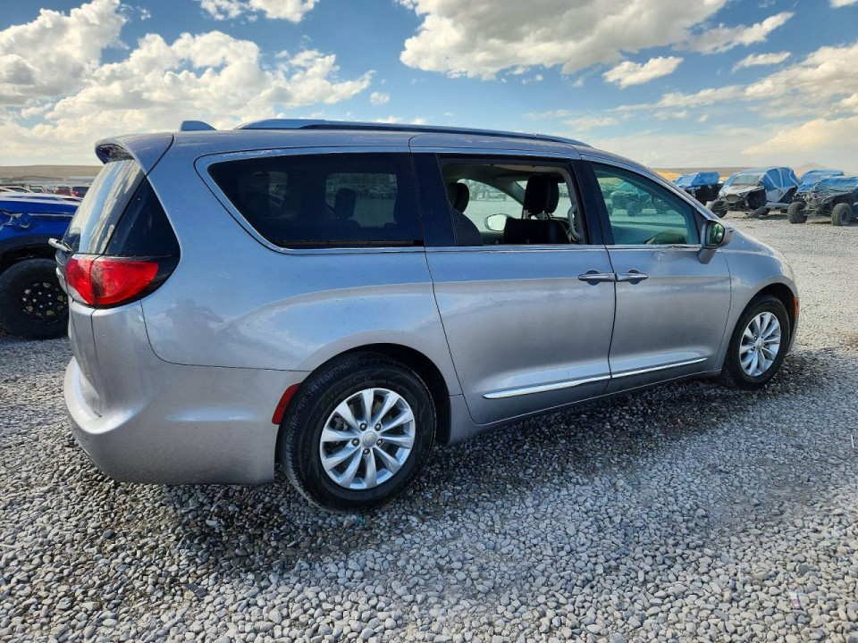 Chrysler PACIFICA TOURING L 2018 — Copart