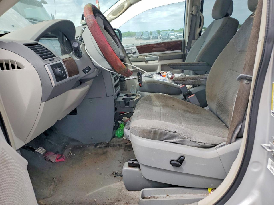 Chrysler TOWN & C 2011 — Copart