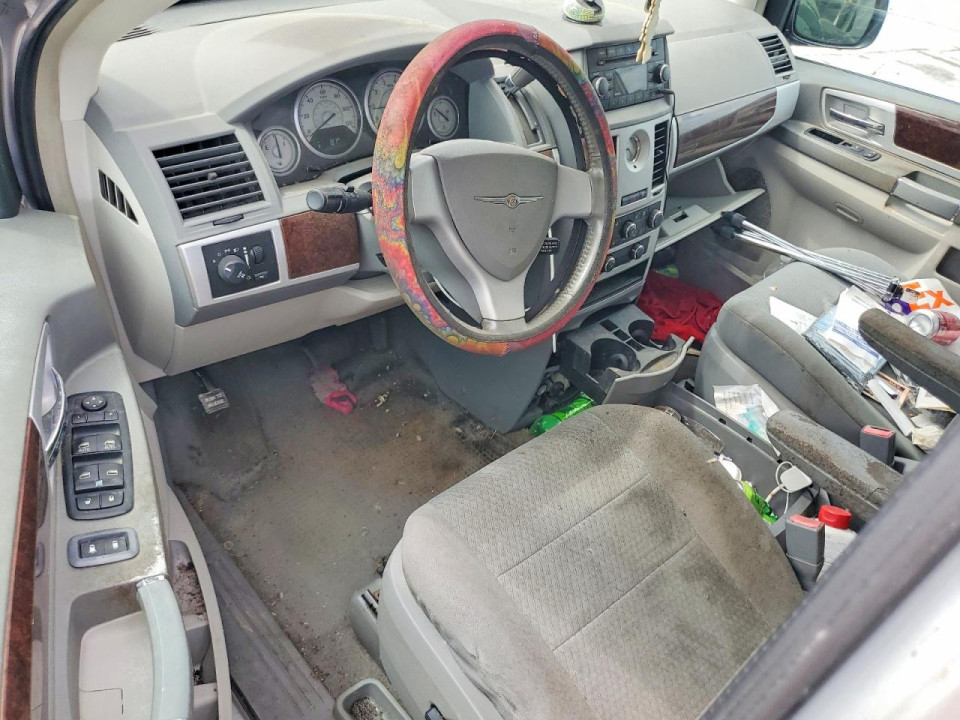 Chrysler TOWN & C 2011 — Copart