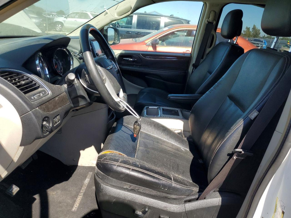 Chrysler TOWN & C 2016 — Copart