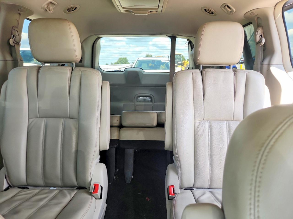 Chrysler TOWN & CNT 2013 — Copart