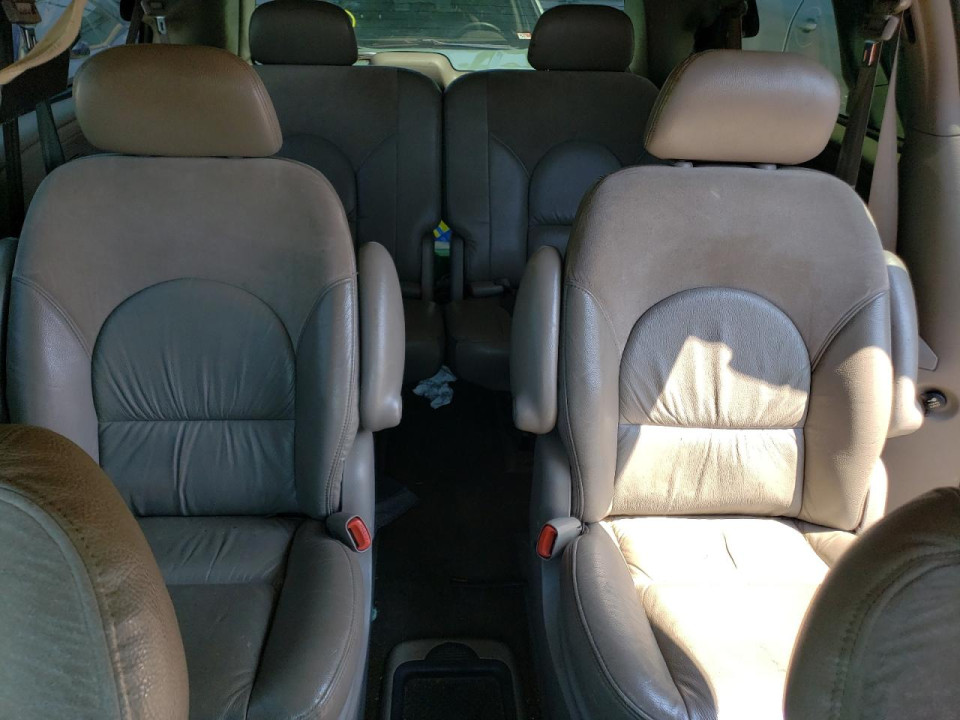 Chrysler TOWN & C 2003 — Copart