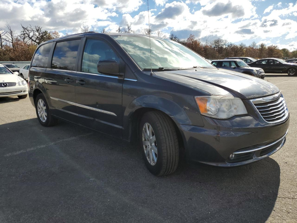 Chrysler TOWN & C 2013 — Copart
