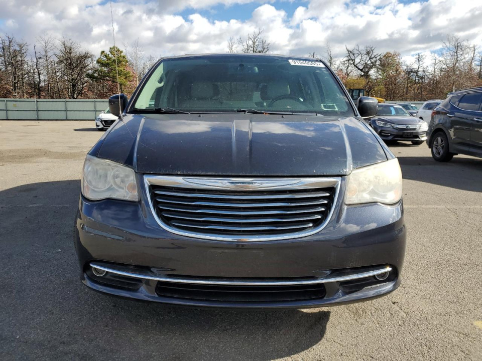 Chrysler TOWN & C 2013 — Copart