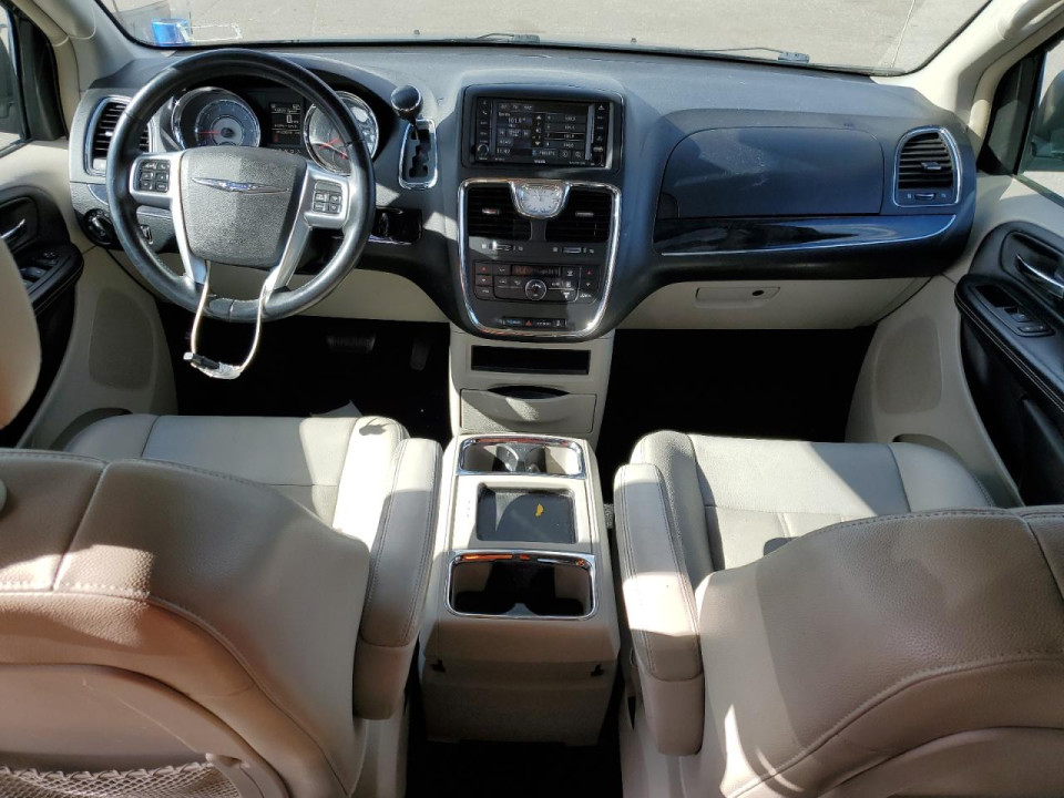 Chrysler TOWN & C 2013 — Copart
