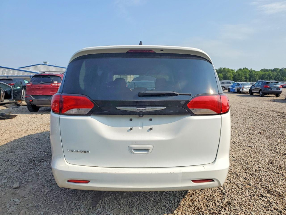Chrysler VOYAGER LX 2023 — Copart