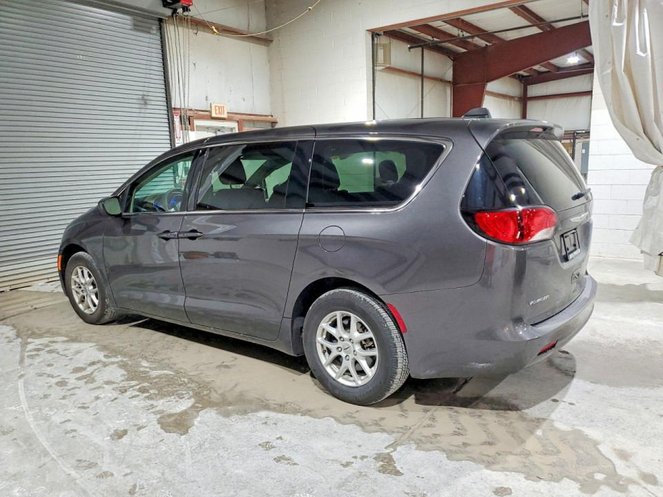 Chrysler VOYAGER LX 2023 — Copart