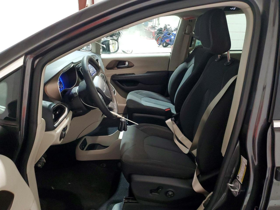 Chrysler VOYAGER LX 2023 — Copart