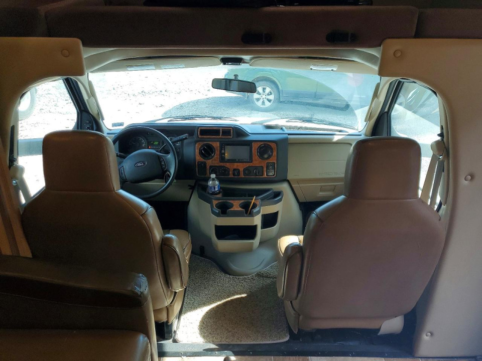 Ford 20 PASS BU 2016 — Copart