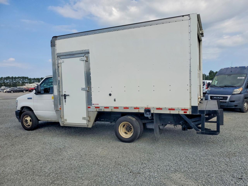 Ford E350 BOX TRUCK 2021 — Copart