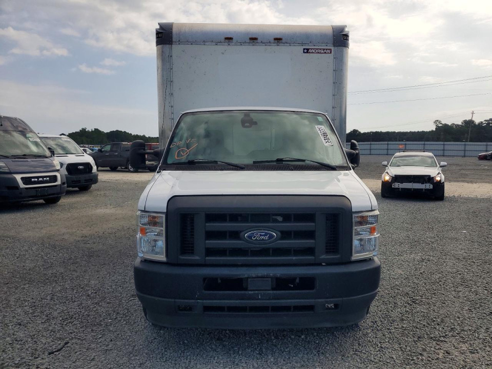 Ford E350 BOX TRUCK 2021 — Copart
