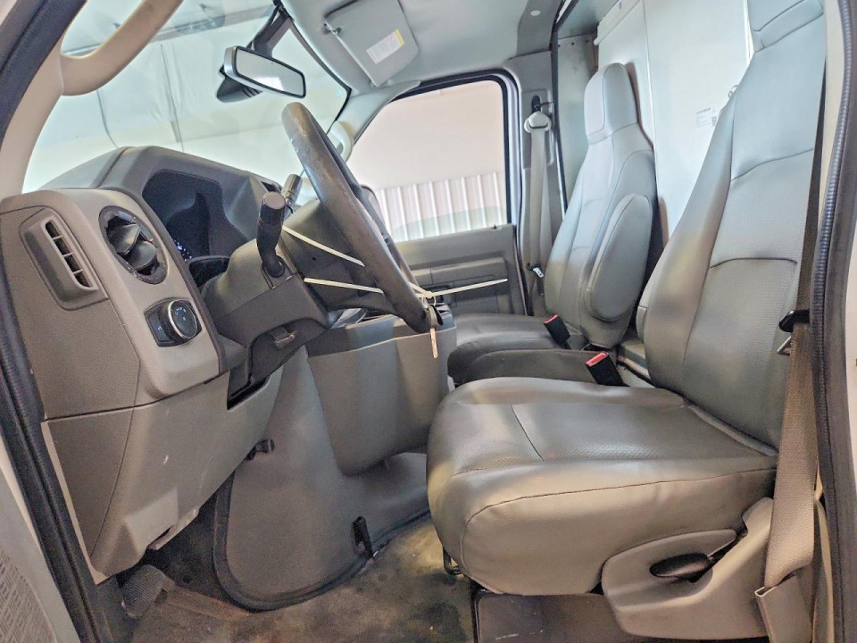 Ford E350 BOX TRUCK 2021 — Copart
