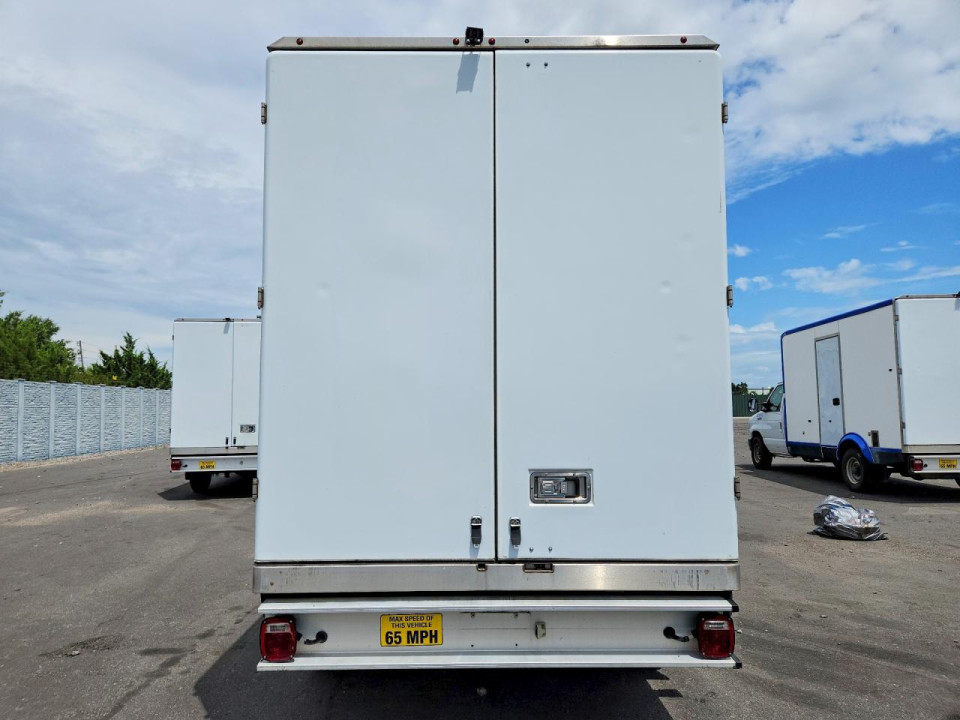 Ford E350 REFRIGERATED BOX TRUCK 2023 — Copart