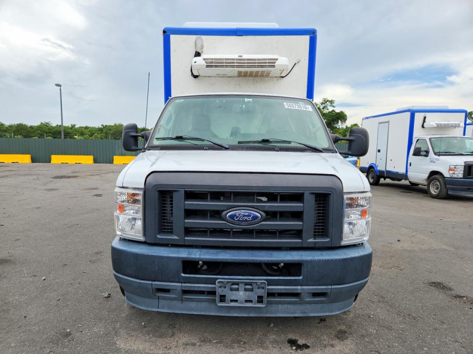 Ford E350 REFRIGERATED BOX TRUCK 2023 — Copart