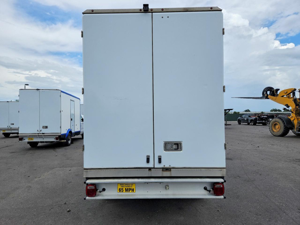 Ford E350 REFRIGERATED BOX TRUCK 2023 — Copart