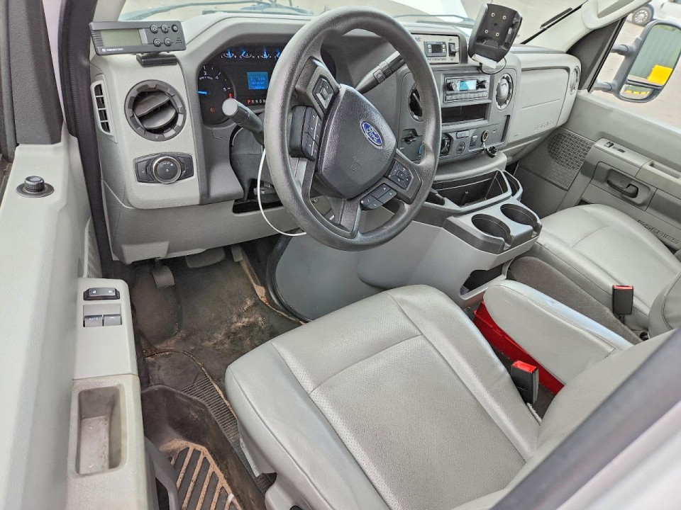 Ford E350 REFRIGERATED BOX TRUCK 2023 — Copart
