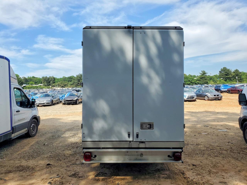 Ford E350 REFRIGERATED BOX TRUCK 2024 — Copart