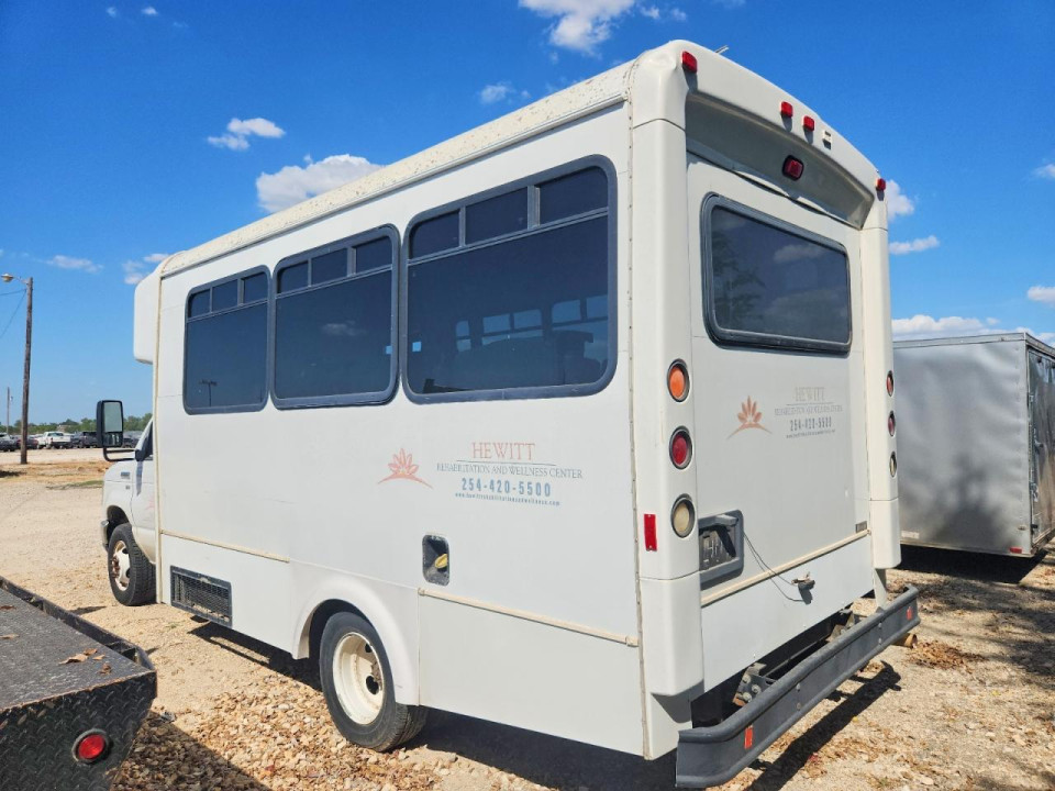 Ford E350 SHUTTLE BUS 2012 — Copart