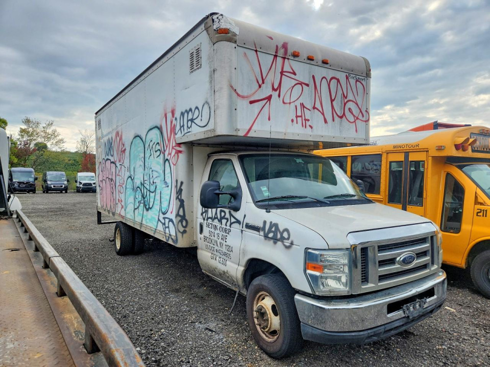 Ford E450 BOX TRUCK 2014 — Copart