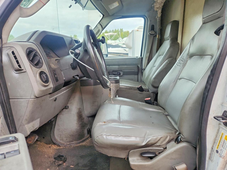 Ford E450 BOX TRUCK 2014 — Copart