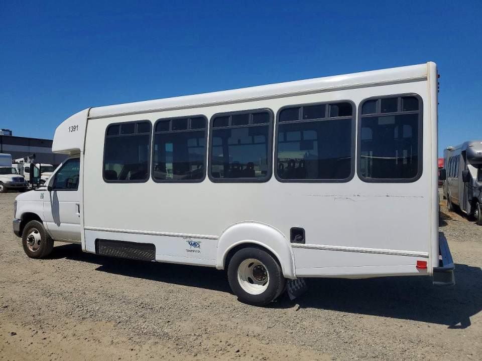 Ford E450 SHUTTLE BUS 2010 — Copart