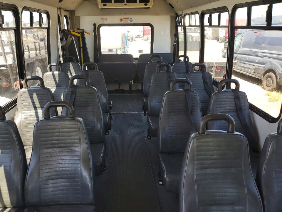 Ford E450 SHUTTLE BUS 2010 — Copart