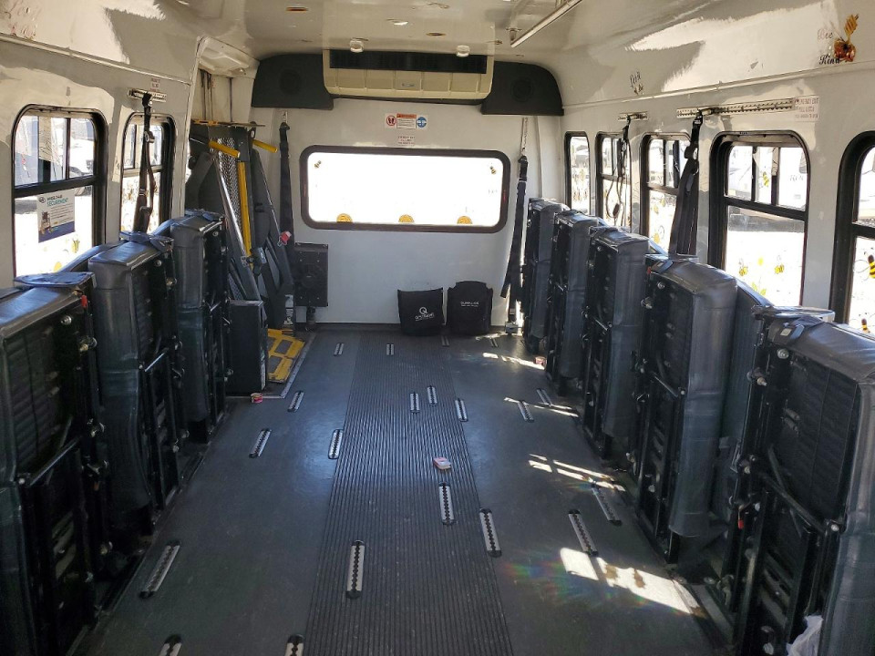 Ford E450 SHUTTLE BUS 2011 — Copart
