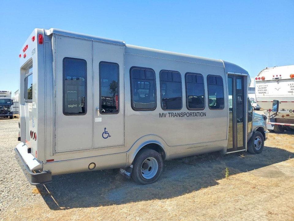 Ford E450 SHUTTLE BUS 2011 — Copart