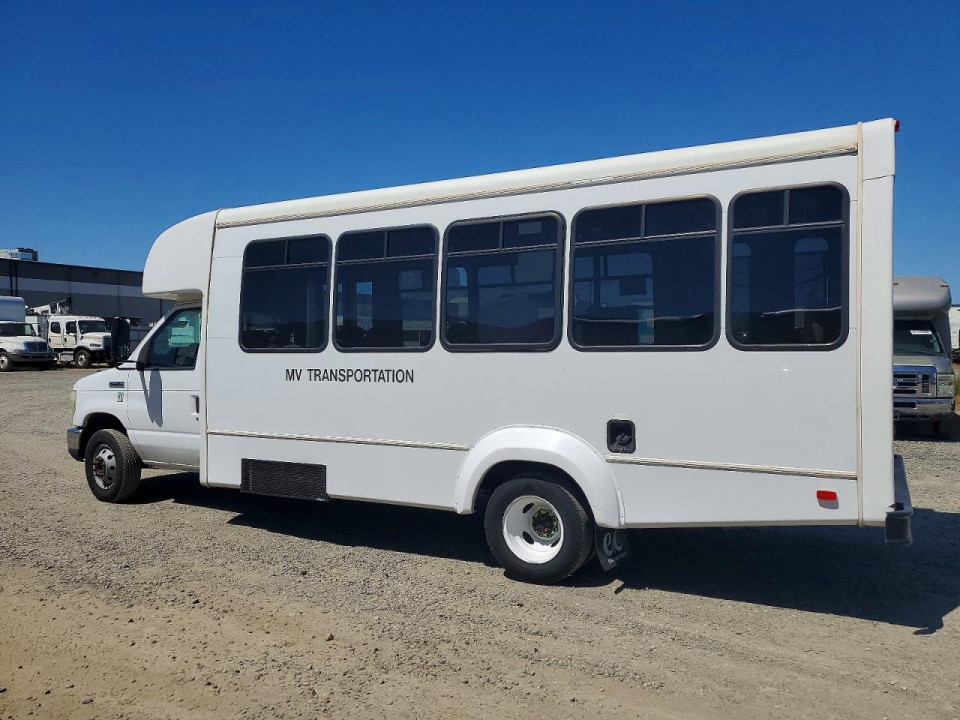 Ford E450 SHUTTLE BUS 2011 — Copart