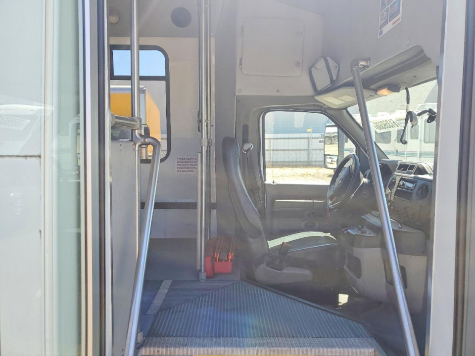 Ford E450 SHUTTLE BUS 2011 — Copart
