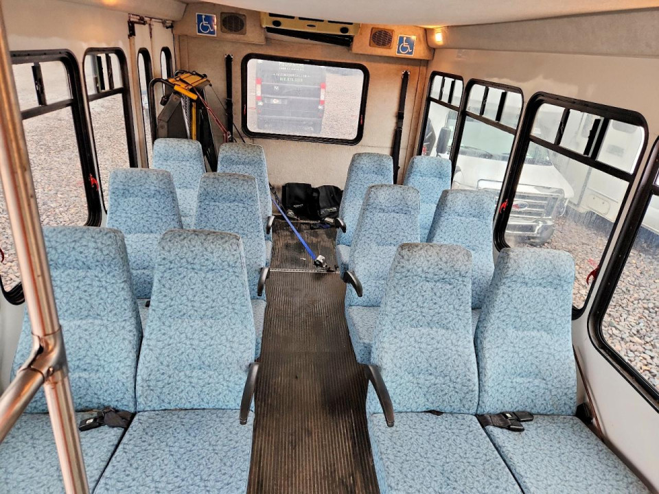 Ford ECONOLINE E350 SUPER DUTY CUTAWAY VAN 2007 — Copart