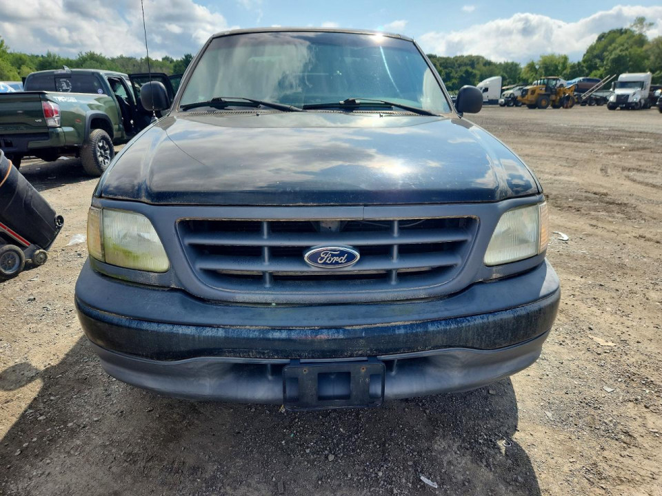 Ford F150 2001 — Copart