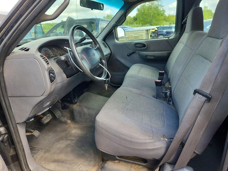 Ford F150 2001 — Copart