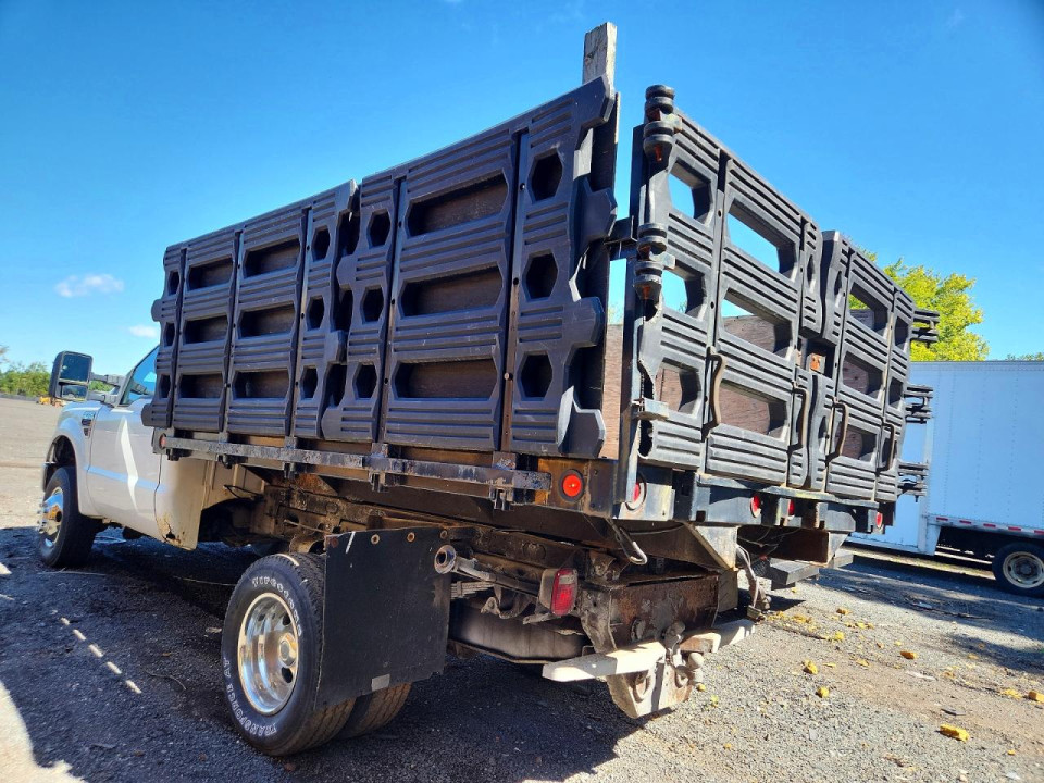 Ford F350 SUPER - DELIVERY TRUCK 2010 — Copart