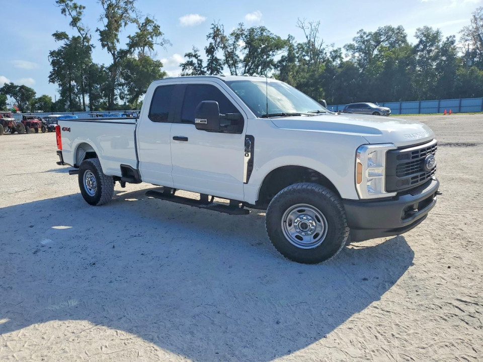 Ford F350 2024 — Copart