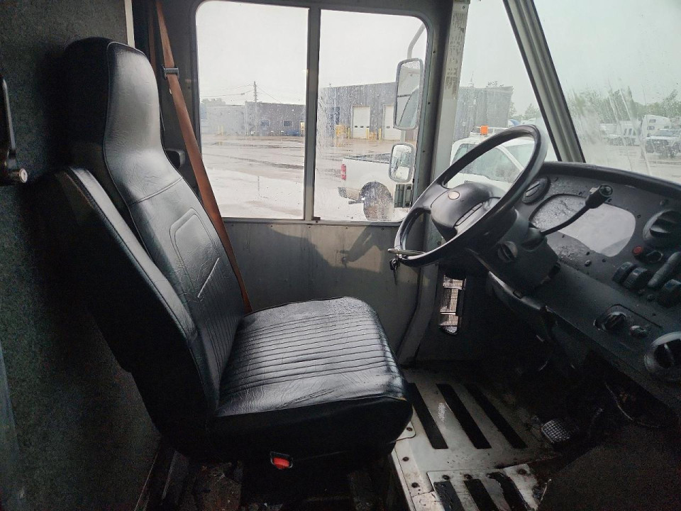 Ford F59 DELIVERY TRUCK 2011 — Copart