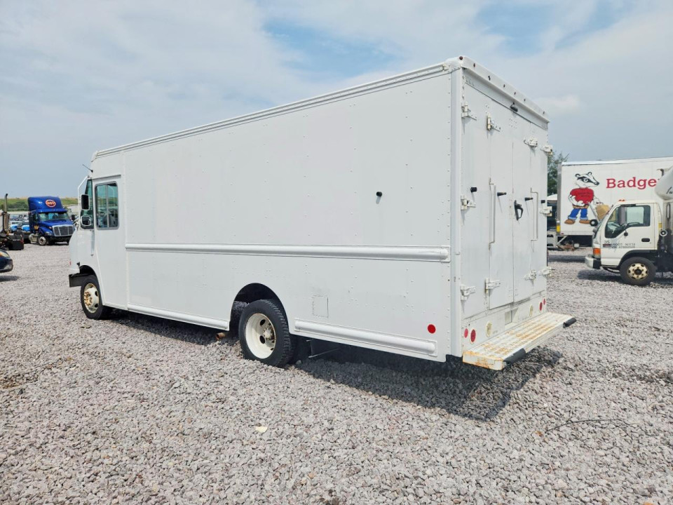 Ford F59 DELIVERY TRUCK 2015 — Copart