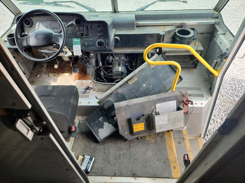 Ford F59 DELIVERY TRUCK 2015 — Copart