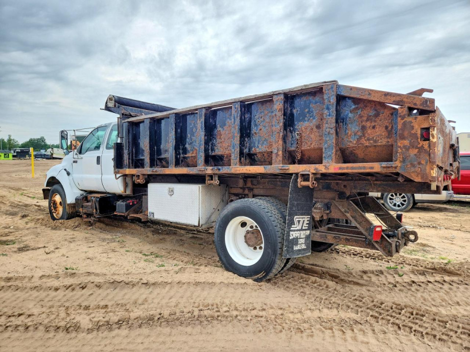 Ford F750 2000 — Copart