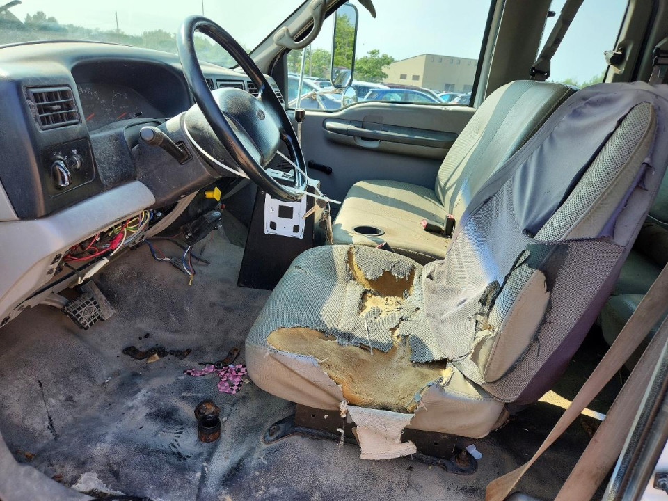 Ford F750 2000 — Copart