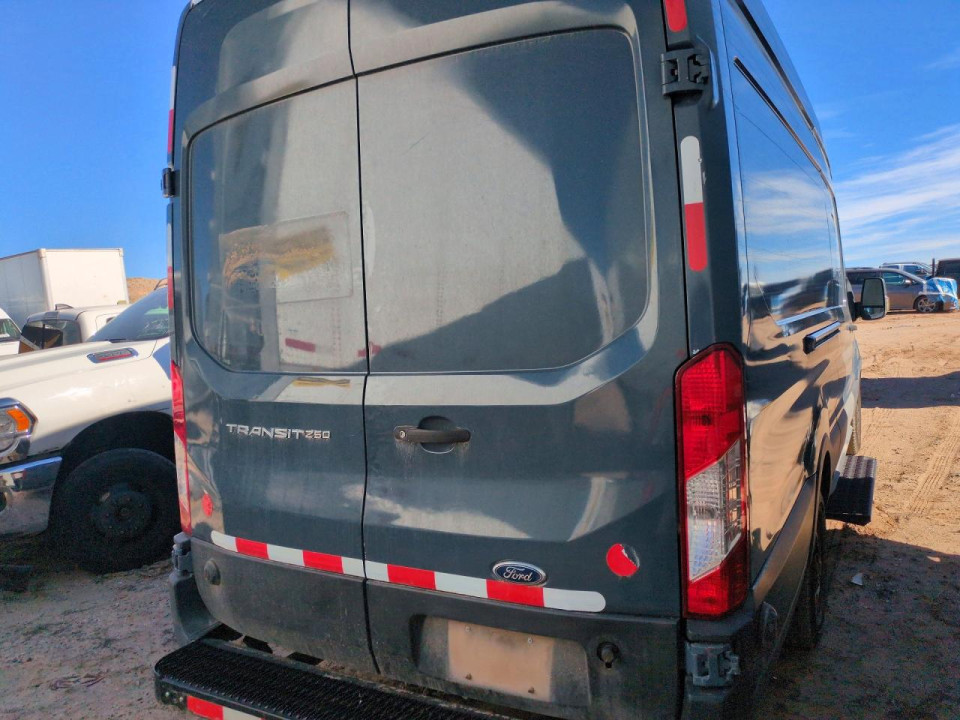 Ford TRANSIT T-250 2020 — Copart