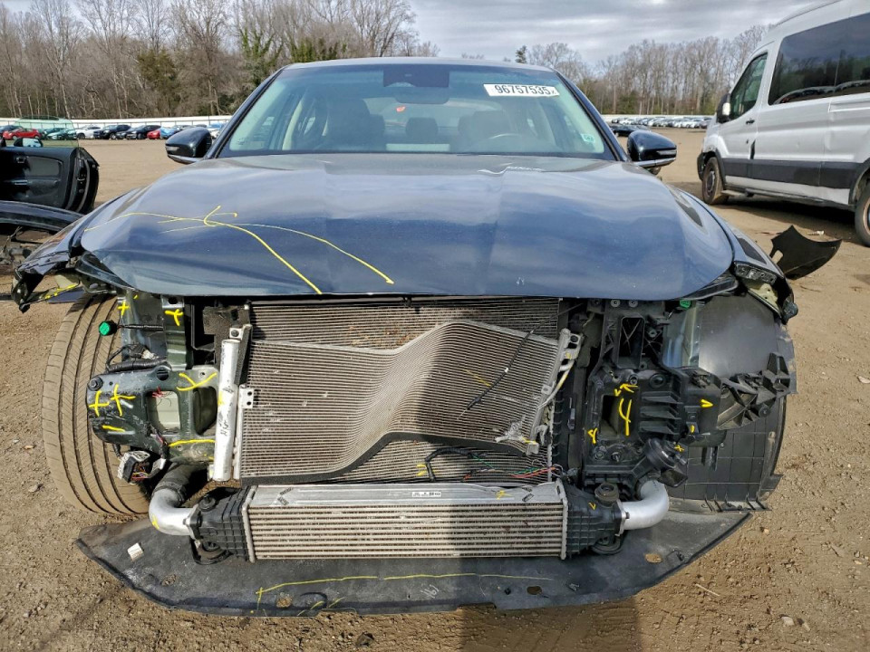 Genesis G70 BASE 2023 — Copart